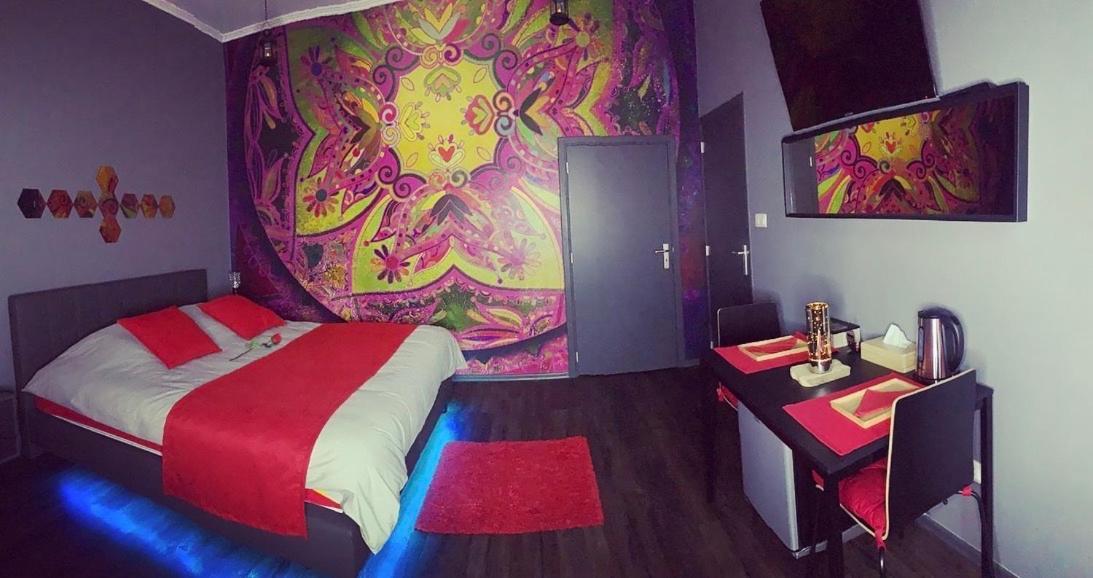 L'Eveil Bed & Breakfast ลา ลูเวียร์เร ภายนอก รูปภาพ