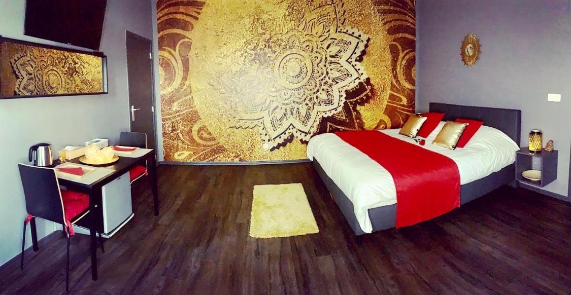 L'Eveil Bed & Breakfast ลา ลูเวียร์เร ภายนอก รูปภาพ